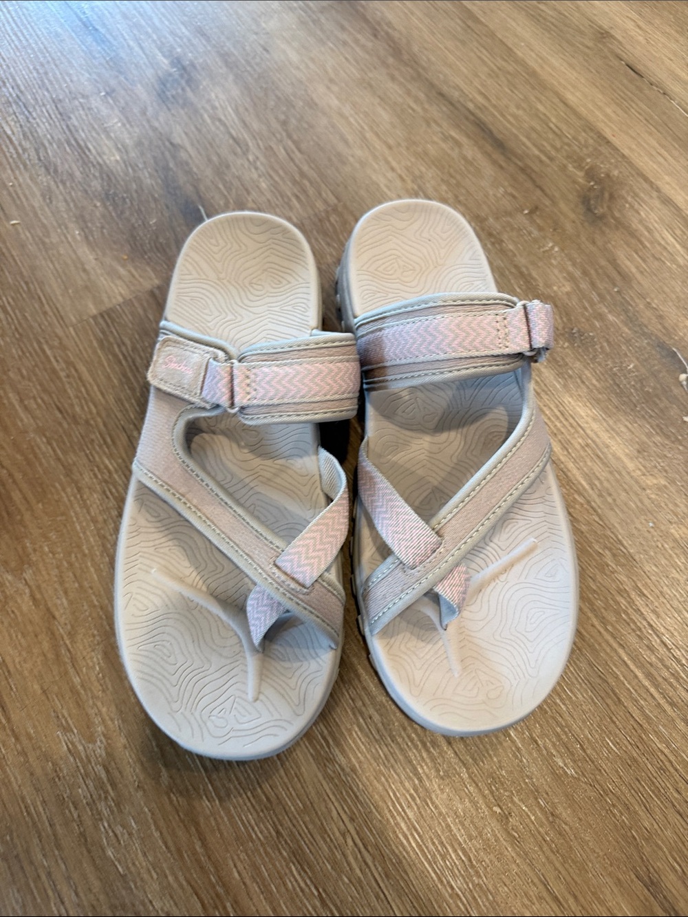 Women's Comfort Strappy Toe-Post Sandals in Tan & Light Pink